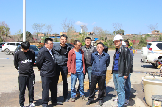 集團副總張駿對云南建投昭通發(fā)展大廈及昭陽區(qū)棚改項目進行安全生產檢查
