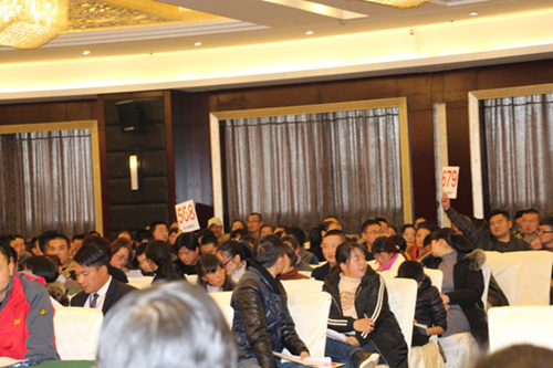 昭通市昭陽(yáng)區(qū)2013—2017年棚戶區(qū)改造住房彩云小區(qū)、龍?zhí)┘覉@配套商鋪成功拍賣(mài)