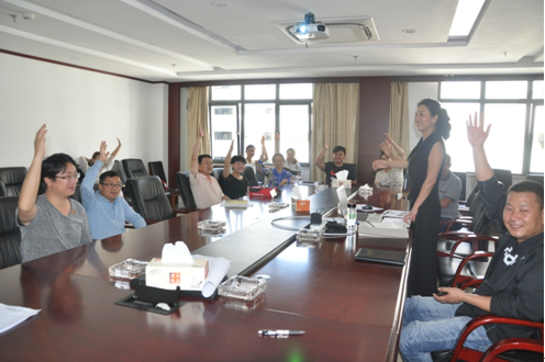 通泰置業(yè)組織趣味學(xué)習(xí)黨務(wù)知識活動