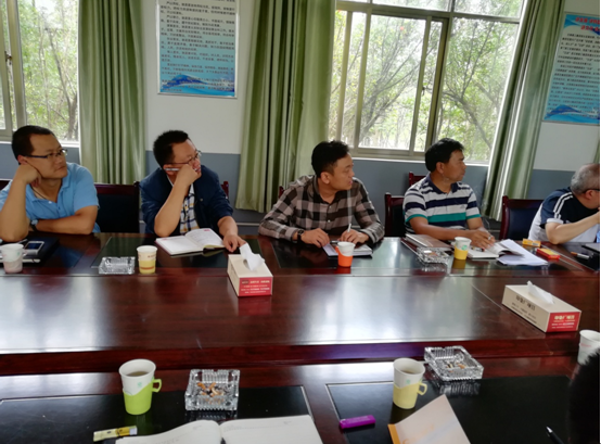 云建地產(chǎn)黨支部開展講黨課活動