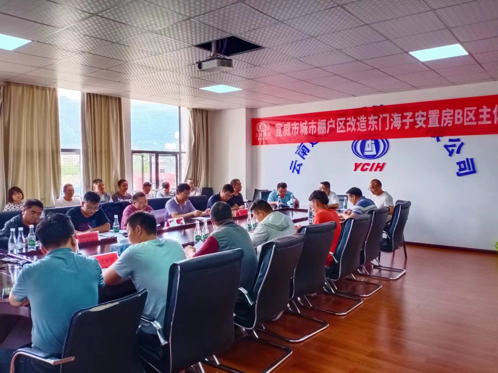 曲靖片區(qū)宣威東門海子安置房B區(qū)項(xiàng)目主體結(jié)構(gòu)分部工程順利通過(guò)驗(yàn)收